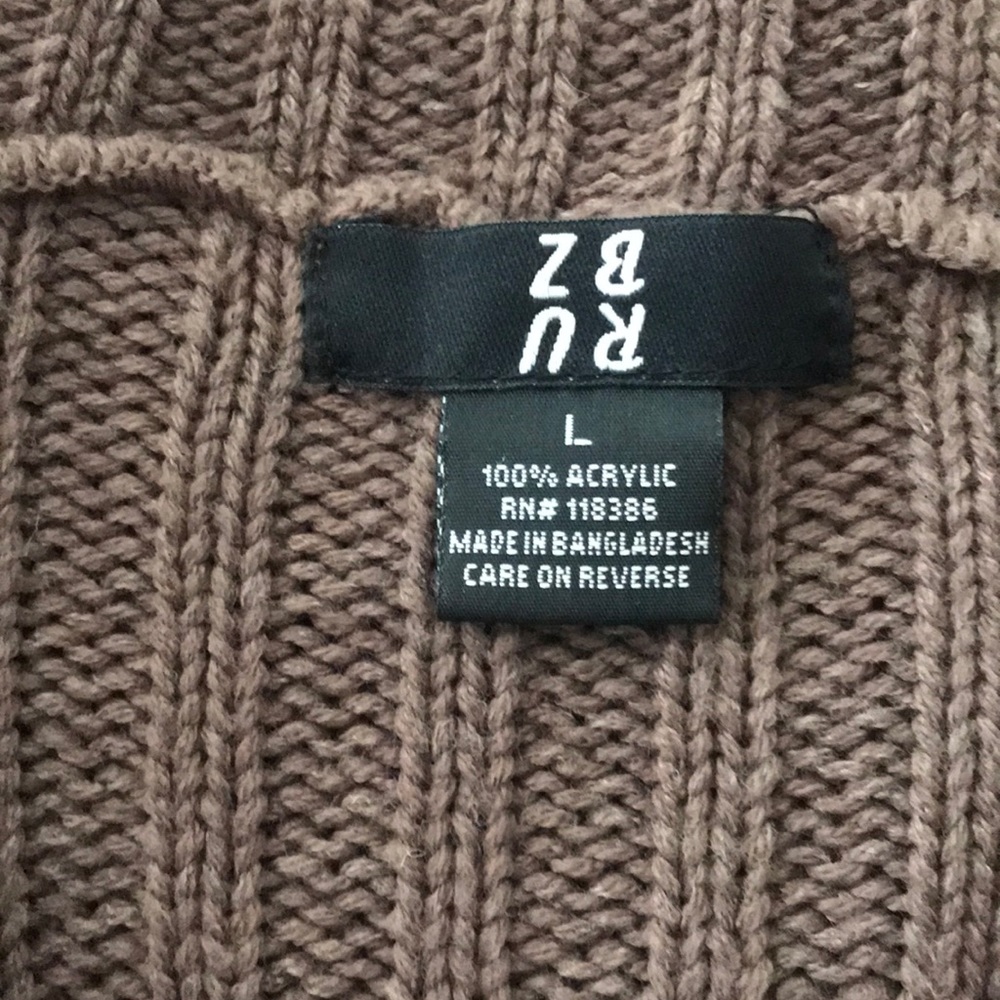 Sweater - Picture 4 of 4